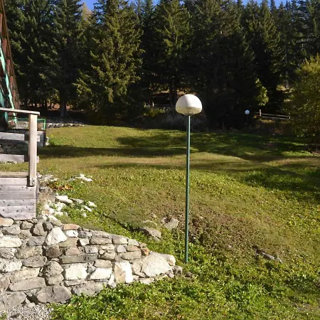 ### Titre Propose : 5 Pers, Skis Aux Pieds, Proche Commerces Et Pistes, Charvet Arc 1800 - Fr-1-411-470 *